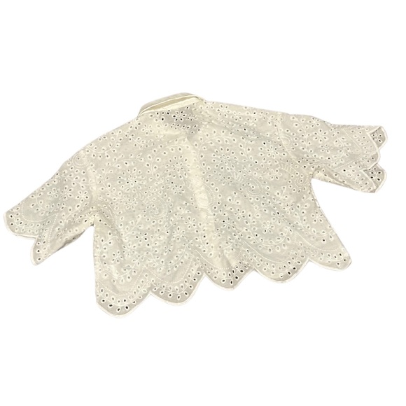 White Eyelet Short Sleeve Button Down Scallop Hem Shirt | Size Medium - Picture 2 of 7